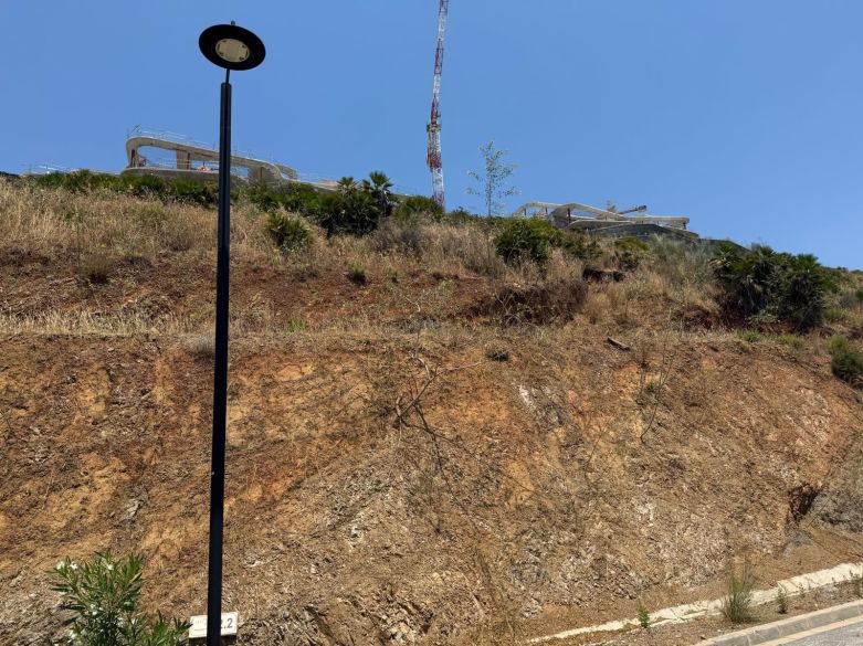 Parcela excepcional orientada al sur con vistas panorámicas al mar en Real de La Quinta, Benahavís