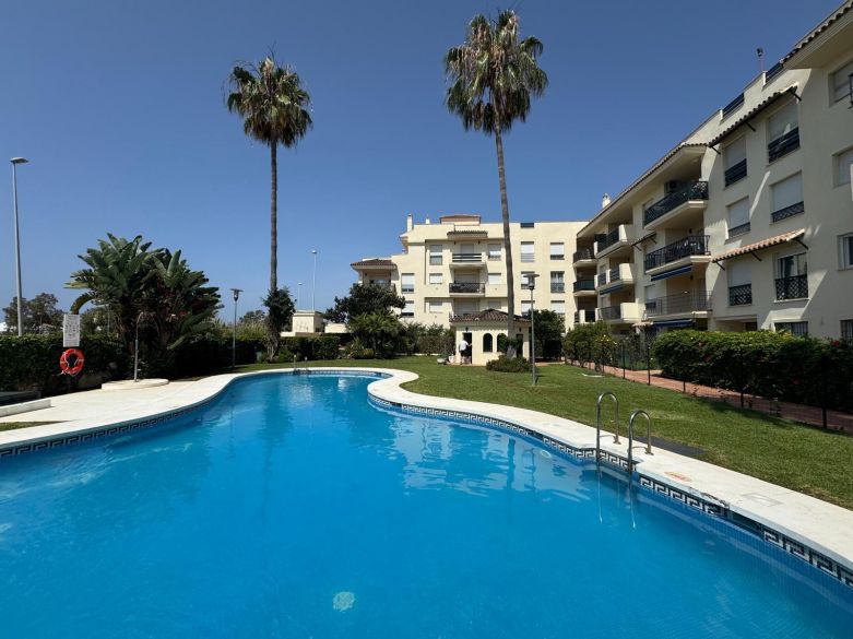 Top Floor Apartment in Lorcrimar near Puerto Banús!