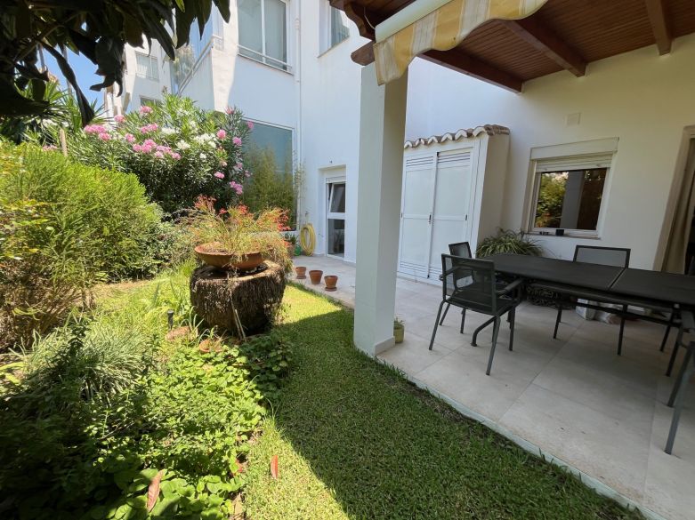 Apartamento en planta baja de 2 dormitorios en Atalaya