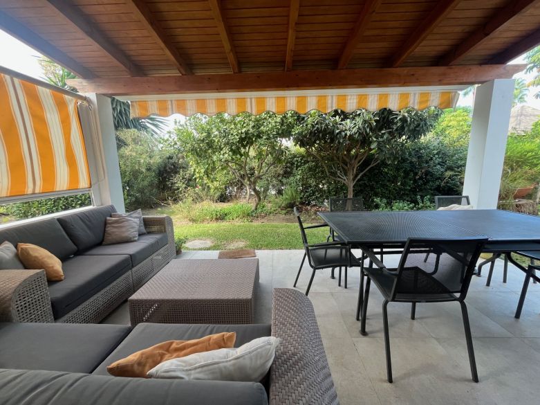 Apartamento en planta baja de 2 dormitorios en Atalaya