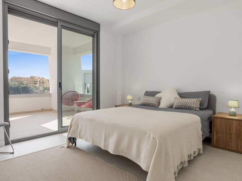 Modern & Spacious Penthouse in Vanian Green Village – Selwo area, Estepona