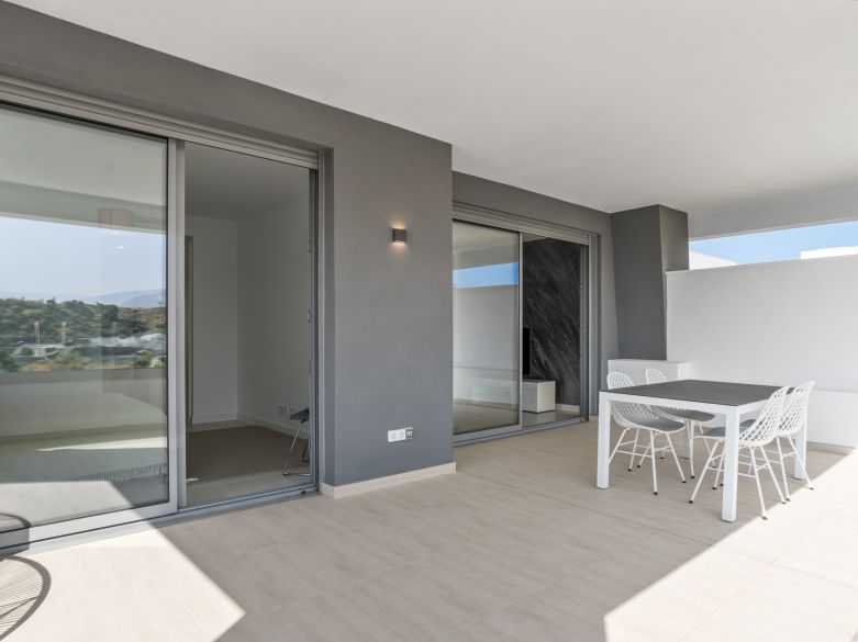 Modern & Spacious Penthouse in Vanian Green Village – Selwo area, Estepona
