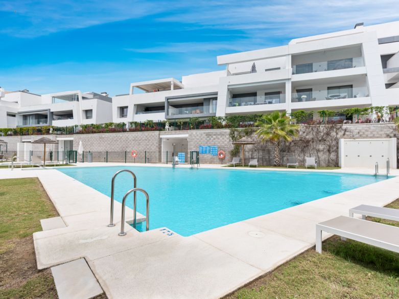Modern & Spacious Penthouse in Vanian Green Village – Selwo area, Estepona