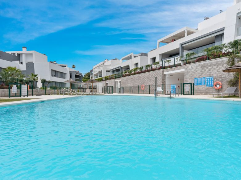 Modern & Spacious Penthouse in Vanian Green Village – Selwo area, Estepona