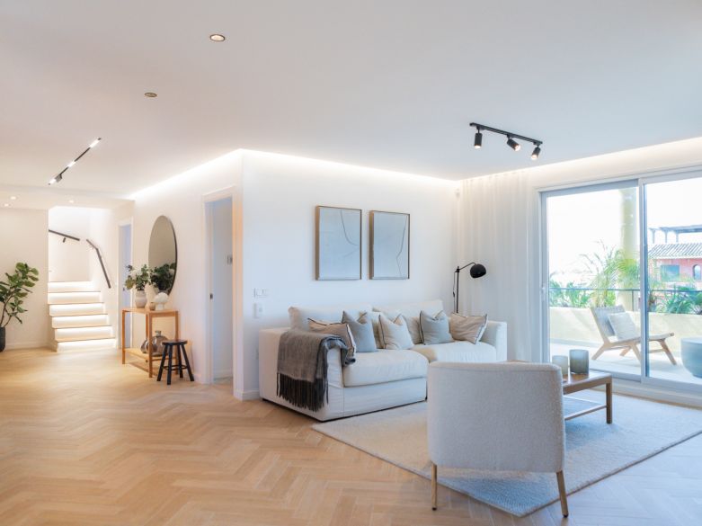 Atico duplex estilo escandinavo con 2 dormitorios