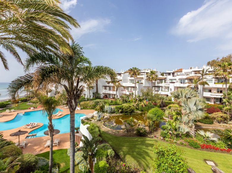 Duplex Penthouse with Sea Views next to Puerto Banús