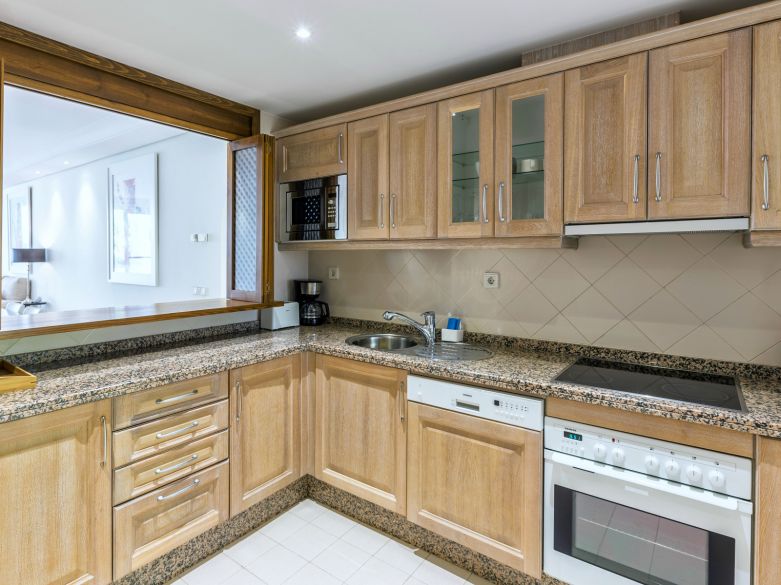 Ático Dúplex con Vistas al Mar junto a Puerto Banús