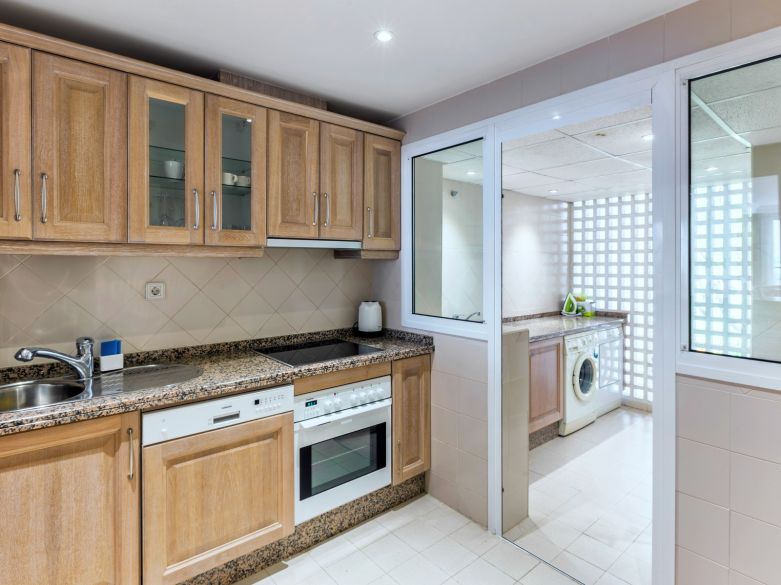 Ático Dúplex con Vistas al Mar junto a Puerto Banús