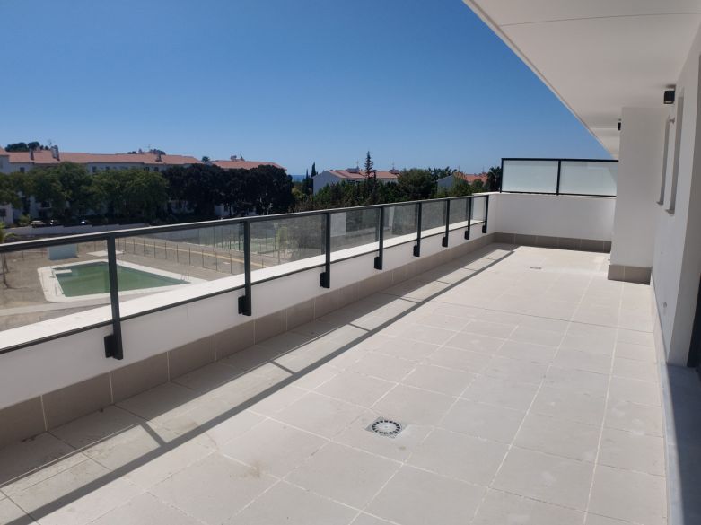 Modern Penthouse with Terrace and Views in Aranya, Estepona