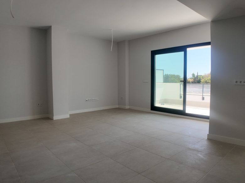 Modern Penthouse with Terrace and Views in Aranya, Estepona