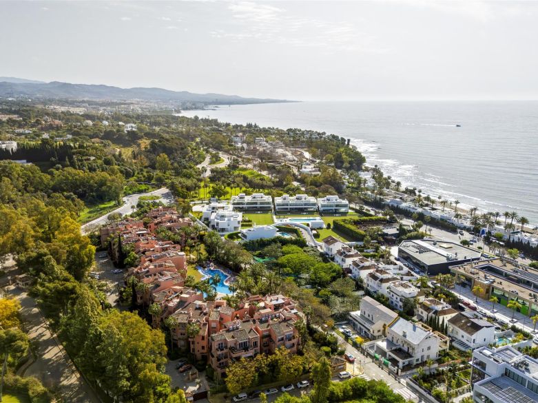 Luxury sea -view apartment - Fully renovated to perfection!