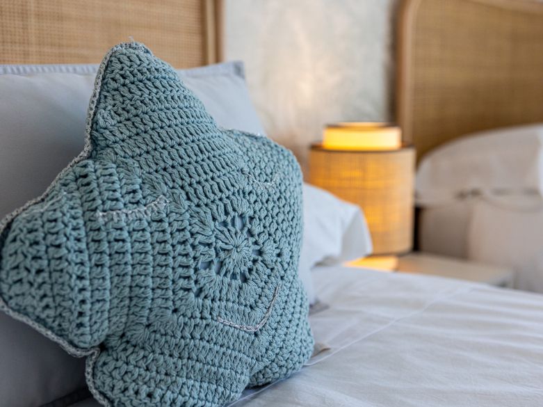 Exclusivo ático de 3 dormitorios con una de las mejores terrazas y vistas panorámicas en el corazón Puerto Banús.