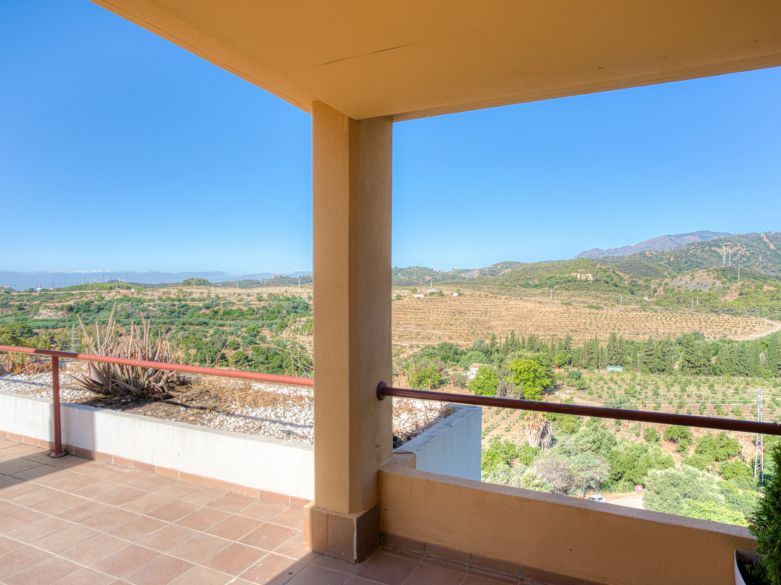 Charming east facing, three bedroom duplex penthouse located in the gated community Parque Botanico, Estepona