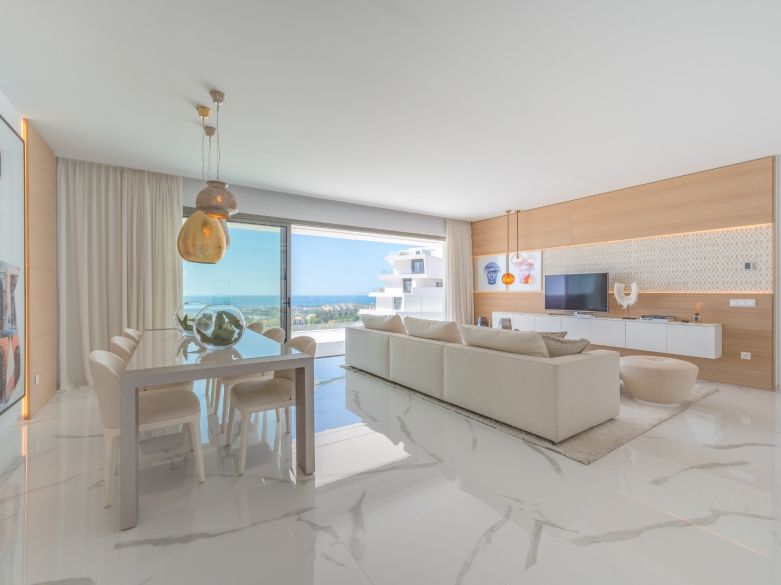 STUNNING CORNER MIDDLE FLOOR APARTMENT WITH PANORAMIC GOLF & SEA VIEWS