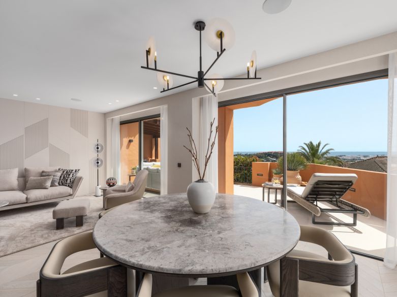 Artful 4-Bedroom Elevated Ground Floor Apartment with Panoramic Sea Views in Les Belvederes, La Cerquilla – Nueva Andalucía