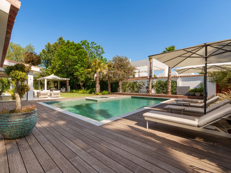 Exceptional one-level villa located beachside close to Puerto Banus!