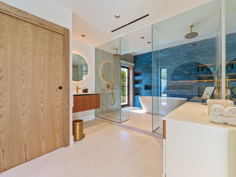Exceptional one-level villa located beachside close to Puerto Banus!