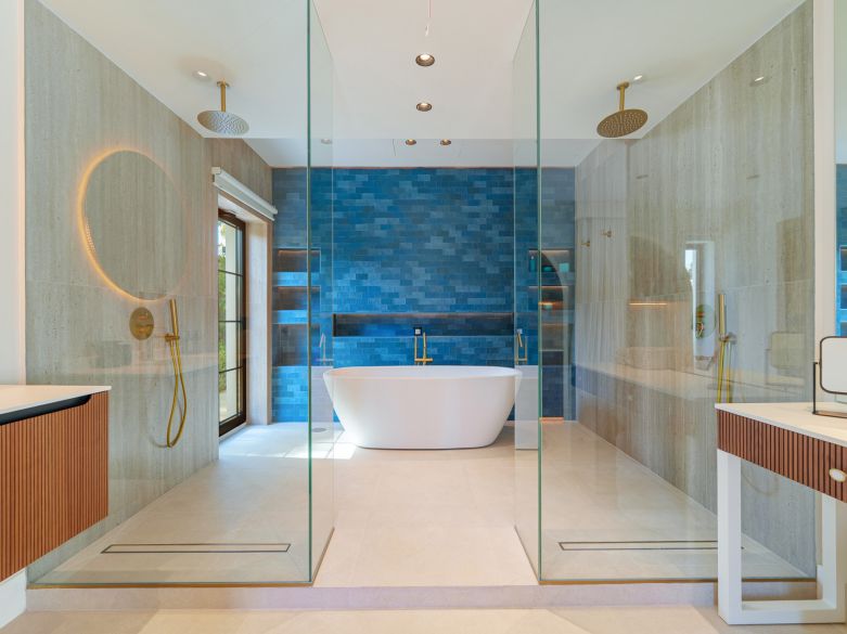 Exceptional one-level villa located beachside close to Puerto Banus!