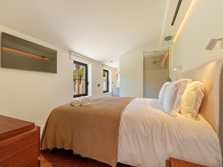 Exceptional one-level villa located beachside close to Puerto Banus!