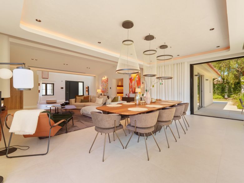 Exceptional one-level villa located beachside close to Puerto Banus!