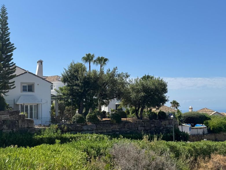 Charming Villa with Panoramic Views in Sierra Blanca Country Club, Istán