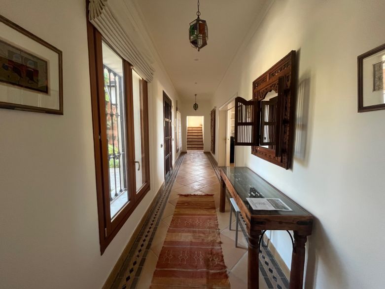 Villa clásica de 6 dormitorios en El Paraíso