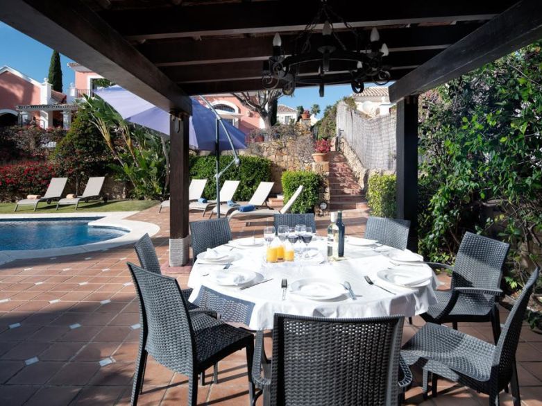 Villa clásica de 6 dormitorios en El Paraíso