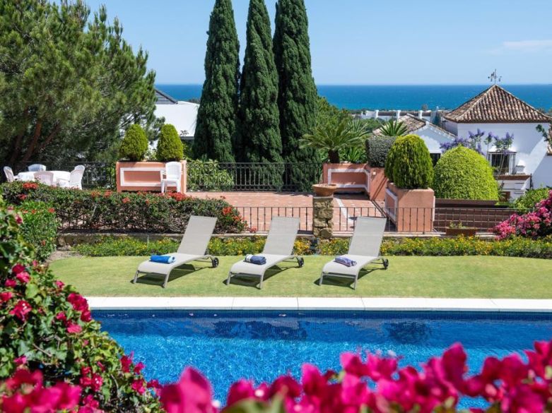 Villa clásica de 6 dormitorios en El Paraíso