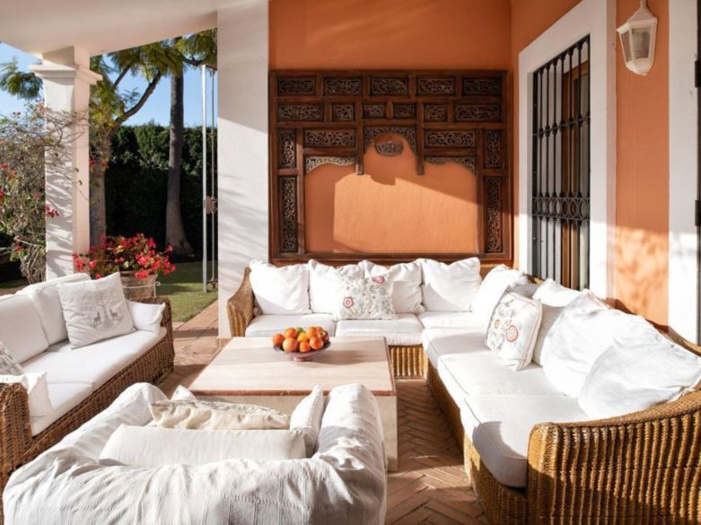 Villa clásica de 6 dormitorios en El Paraíso