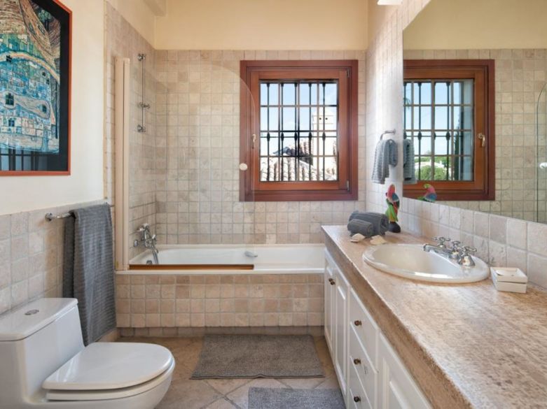 Villa clásica de 6 dormitorios en El Paraíso