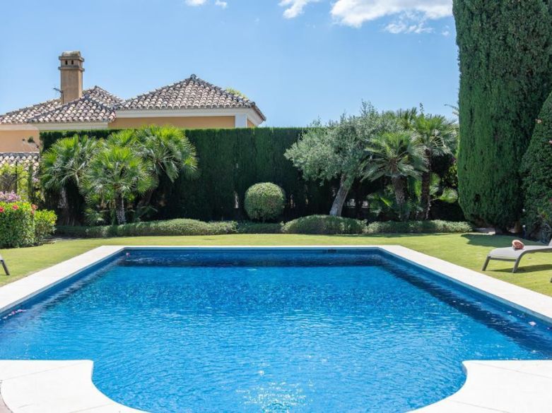 Villa clásica de 6 dormitorios en El Paraíso