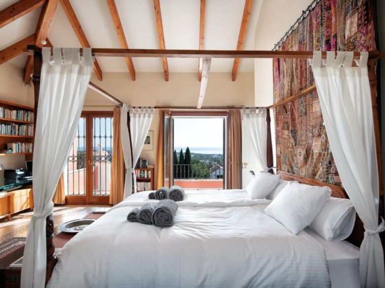 Villa clásica de 6 dormitorios en El Paraíso