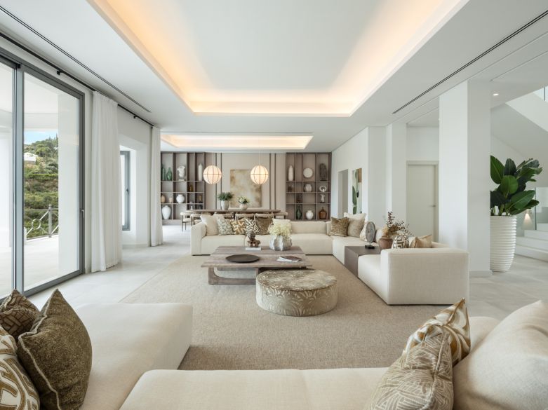 ¡Impresionante mansión que combina la arquitectura moderna con la tradicional andaluza en El Madroñal!