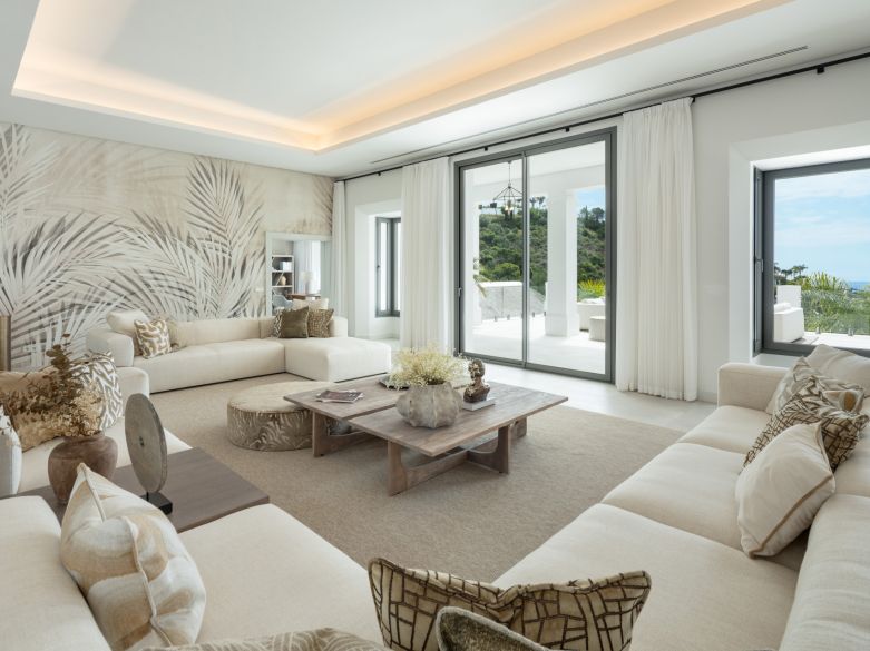 ¡Impresionante mansión que combina la arquitectura moderna con la tradicional andaluza en El Madroñal!