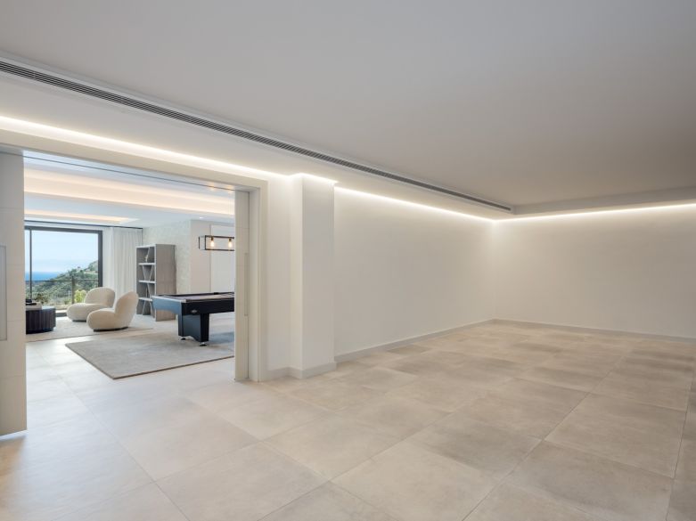 ¡Impresionante mansión que combina la arquitectura moderna con la tradicional andaluza en El Madroñal!