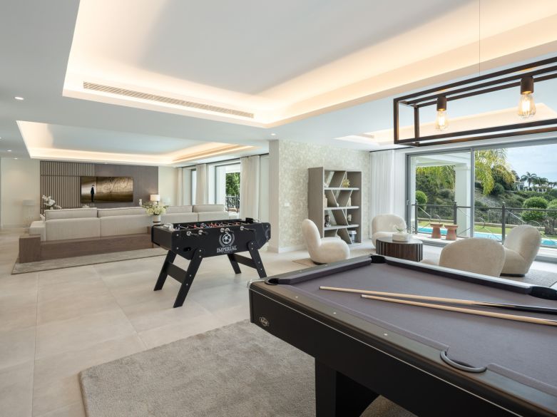 ¡Impresionante mansión que combina la arquitectura moderna con la tradicional andaluza en El Madroñal!