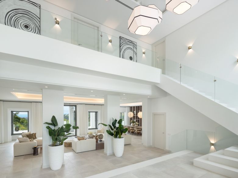 ¡Impresionante mansión que combina la arquitectura moderna con la tradicional andaluza en El Madroñal!