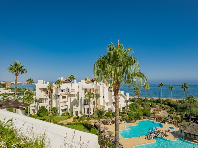 Beachfront luxury penthouse close to Estepona town!