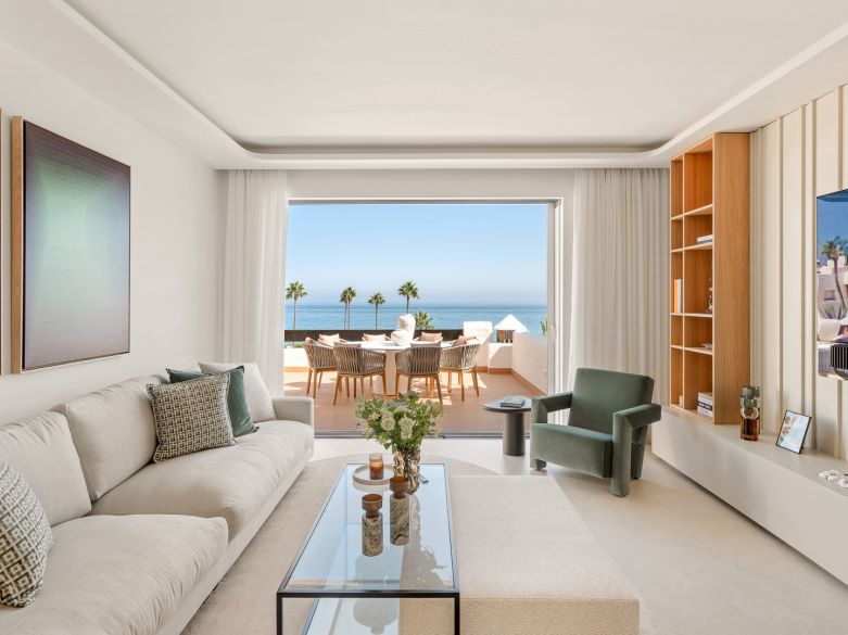 Beachfront luxury penthouse close to Estepona town!