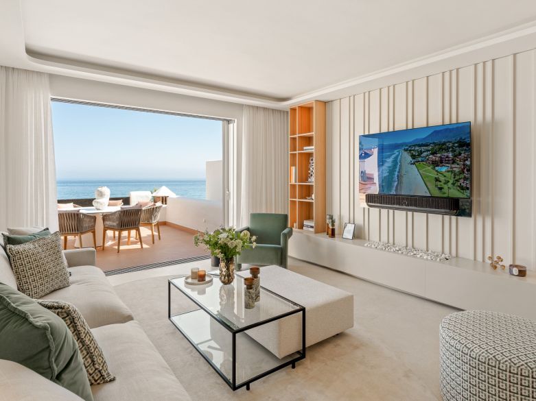 Beachfront luxury penthouse close to Estepona town!