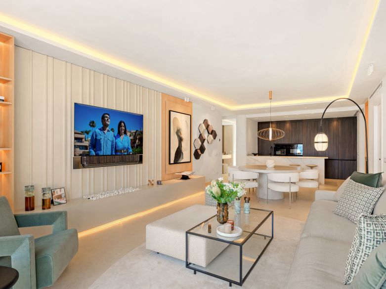 Beachfront luxury penthouse close to Estepona town!