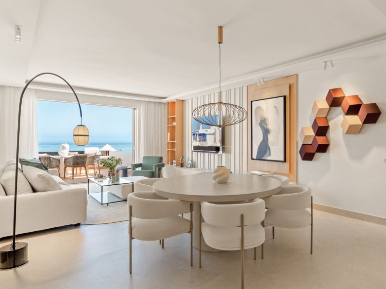 Beachfront luxury penthouse close to Estepona town!
