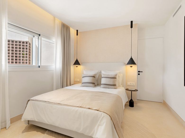 Beachfront luxury penthouse close to Estepona town!