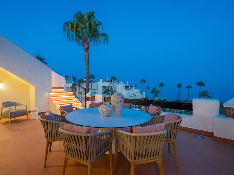 Beachfront luxury penthouse close to Estepona town!