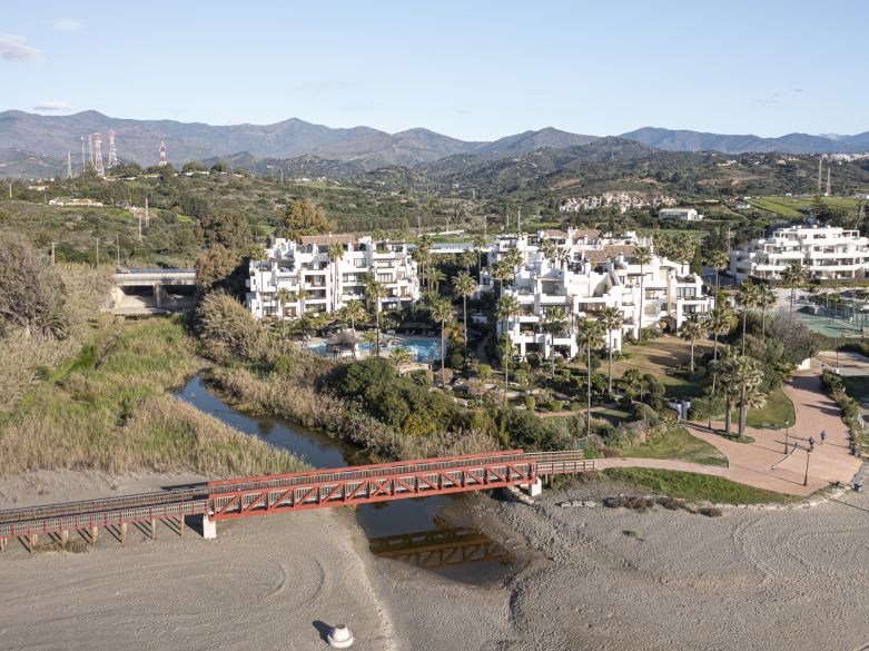 Beachfront luxury penthouse close to Estepona town!
