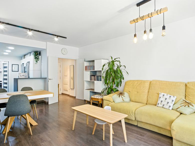 Beautiful south facing, three bed apartment located in the gated community of Estepona Gardens