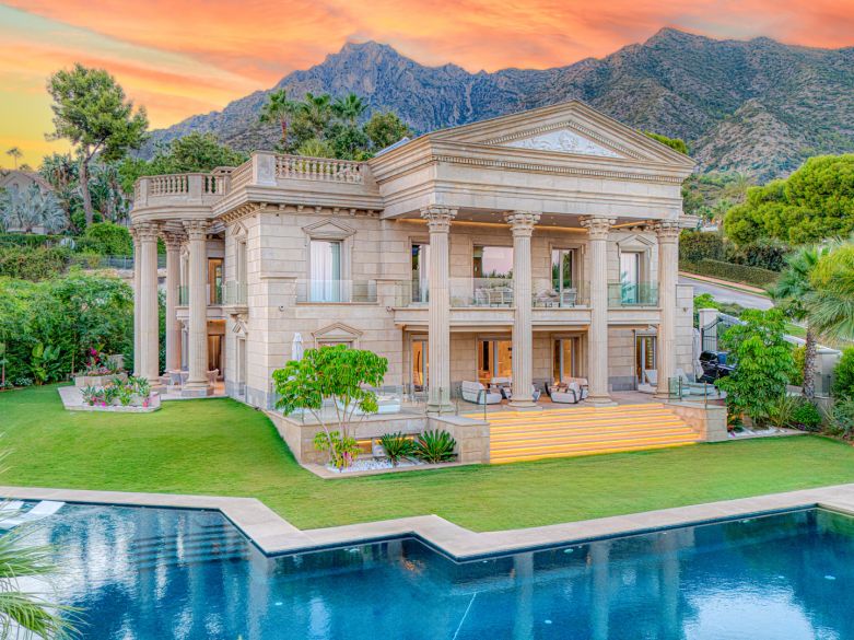 An architecturally unique, south-facing property located in the exclusive gated community of Sierra Blanca on Marbella’s prestigious Golden Mile