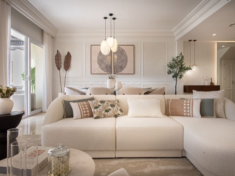 ¡Ático reformado en la prestigiosa urbanización Las Alamandas!