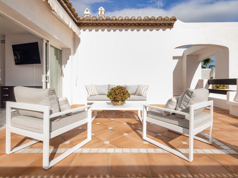 Ático Andaluz – Un Duplex de esquina en Puente Romano