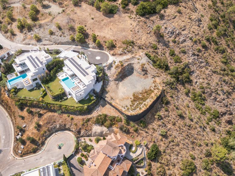 Parcela exclusiva con proyecto en Lomas de La Quinta, Benahavís